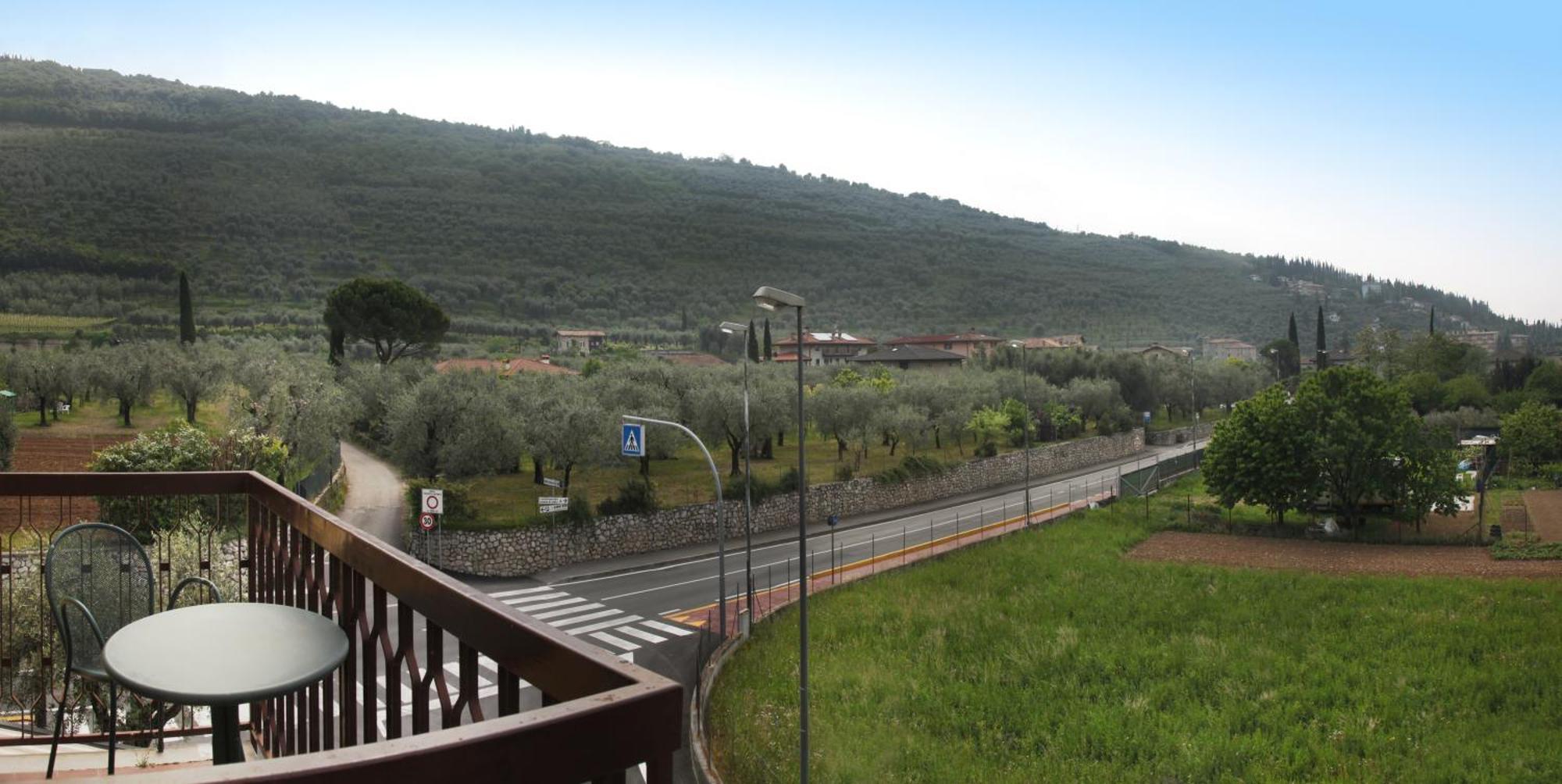 ריבה דל גארדה Albergo Garni Orchidea מראה חיצוני תמונה