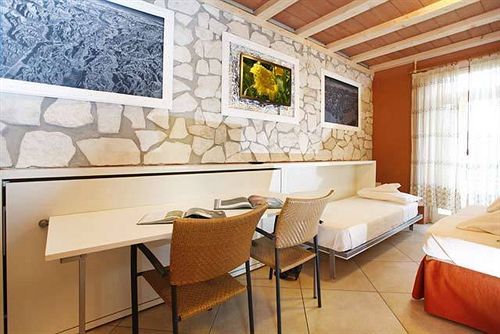 ריבה דל גארדה Albergo Garni Orchidea מראה חיצוני תמונה